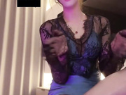 重口黄金预警！这是一个有味道的片子！最漂亮最甜美的精神小妹S女王小尹模特，亮丝袜美腿，调教饿了么外卖小哥，逼他吃屎