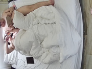 酒店偷拍刚放假的大学生情侣小胖和女友脱光光玩网游累了妹子主动坐上鸡巴干一炮高清无水印